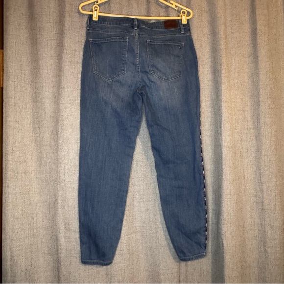 Tommy Hilfiger Light Blue Cropped Jeans with Side Logo Stripe - Picture 4 of 11